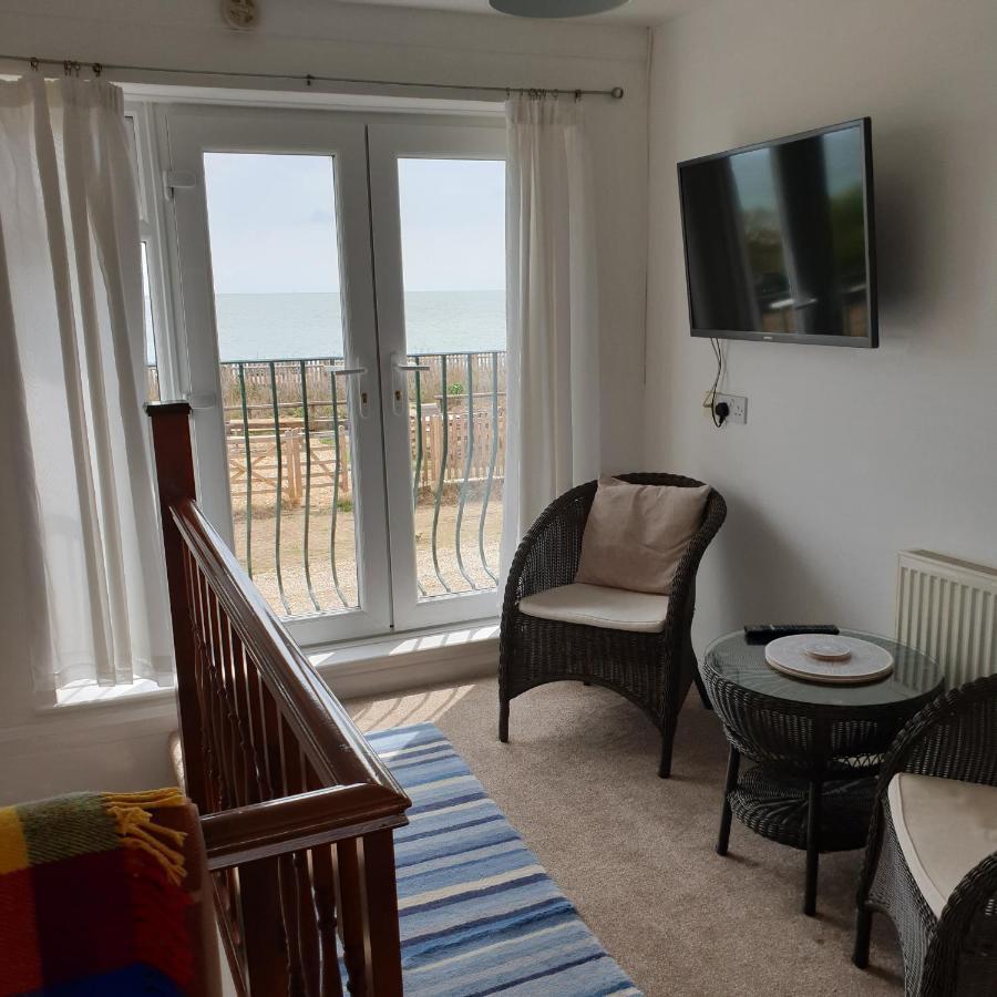 Beachfront Studio Певънси Екстериор снимка